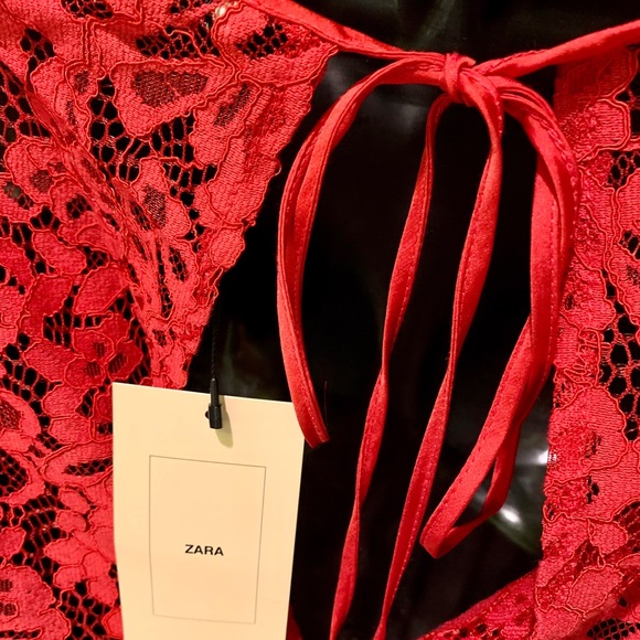 Lace puffy sleeves blouse with tags on - Picture 3 of 3